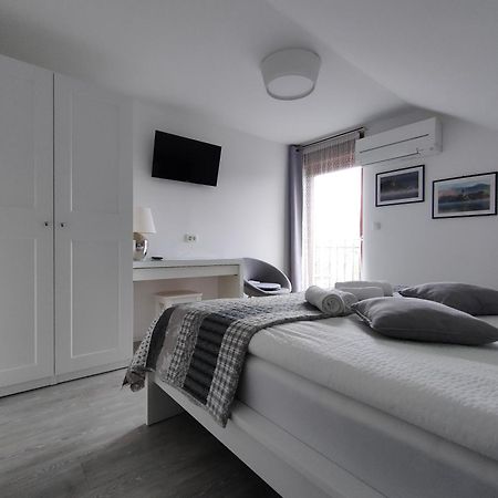 Apartments & Rooms Aleksandra 布莱德 外观 照片