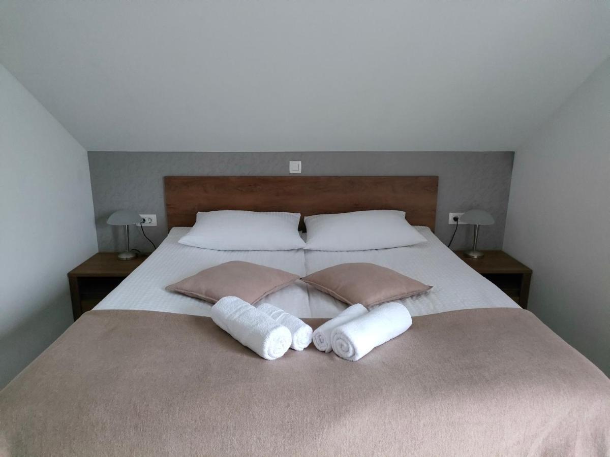 Apartments & Rooms Aleksandra 布莱德 外观 照片