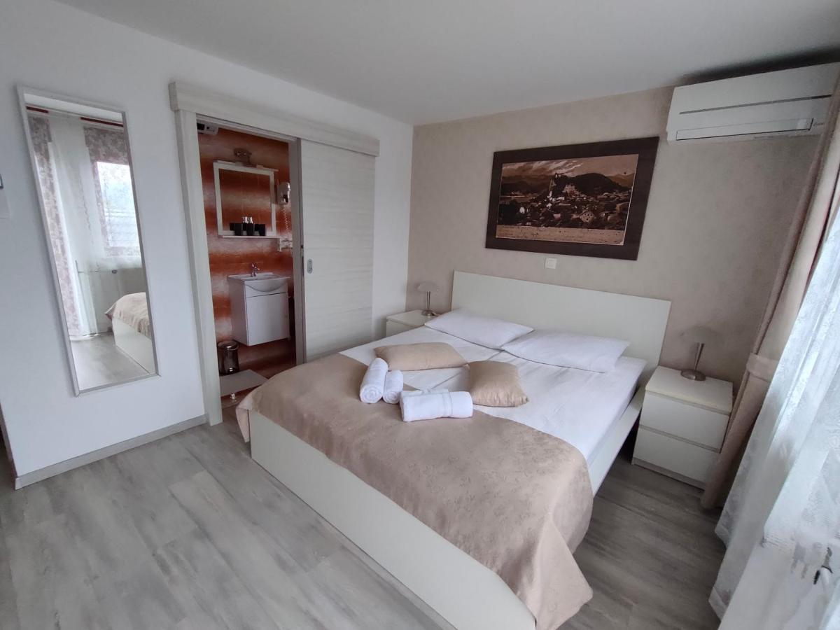 Apartments & Rooms Aleksandra 布莱德 外观 照片
