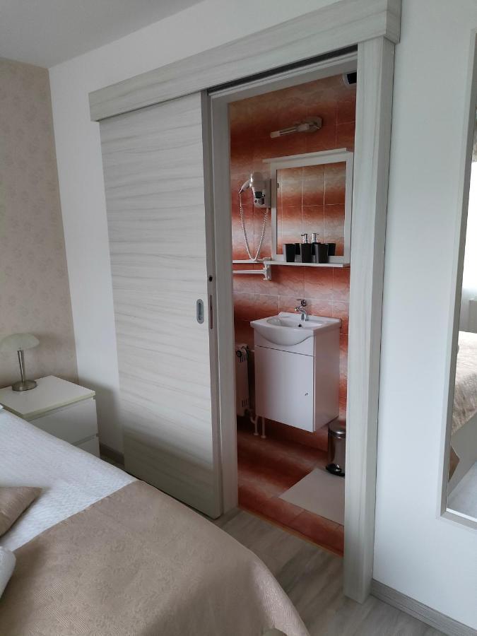 Apartments & Rooms Aleksandra 布莱德 外观 照片